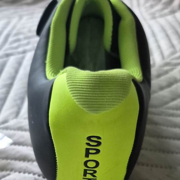 Spinning Black and Neon Green Sport Shoes - Picture 4 of 4